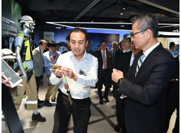 Financial Secretary of HKSAR, HON Paul CHAN Mo-po visited LSCM R&amp;D Centre’s booth at CITAC-thumb