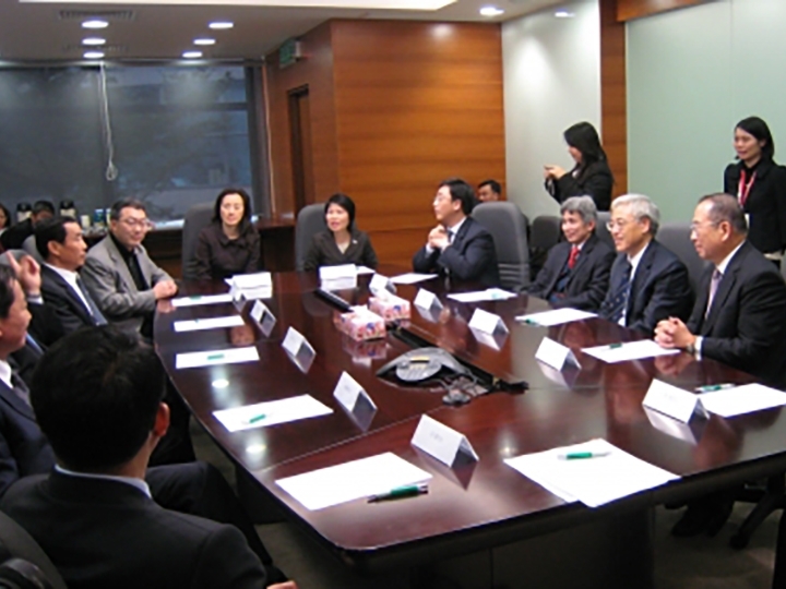 Delegation from Steering Group on ShenzhenHong Kong Co-operation in Innovation and Technology-thumb